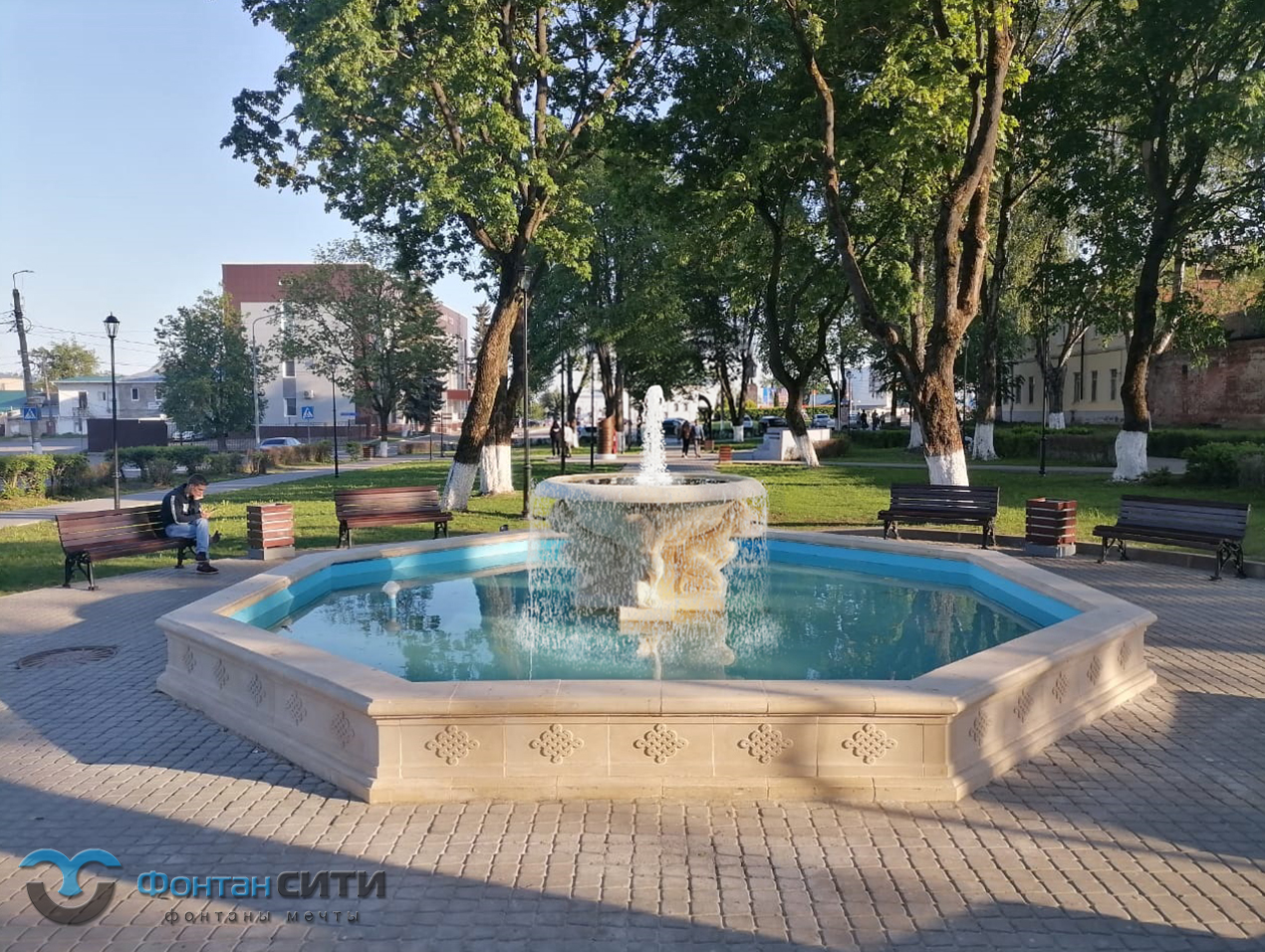 Фонтан Атланты из архитектурного бетона центральный сквер г. Александров, изображение