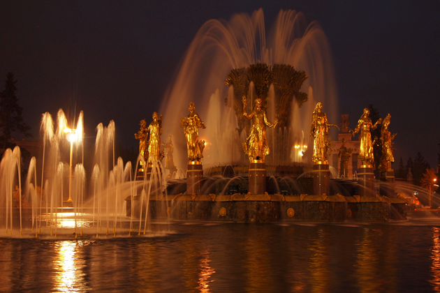 Где находится самый большой фонтан в России и в мире?