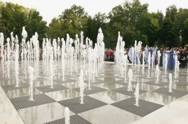 Поющие фонтаны в казанском парке Горького