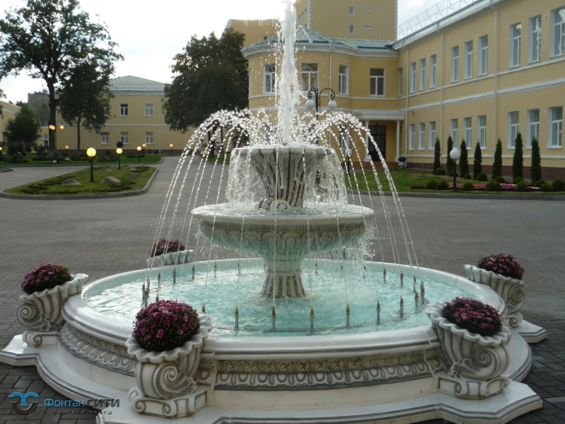 Классический фонтан с двухуровневым вазоном г. Ростов