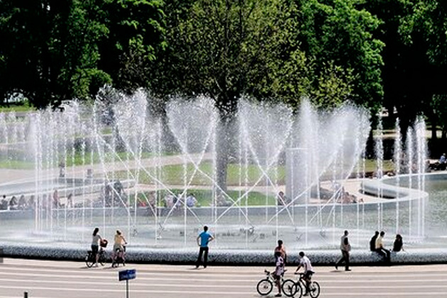 Можно ли купаться в фонтане? Нарушение правил эксплуатации электроустановок.