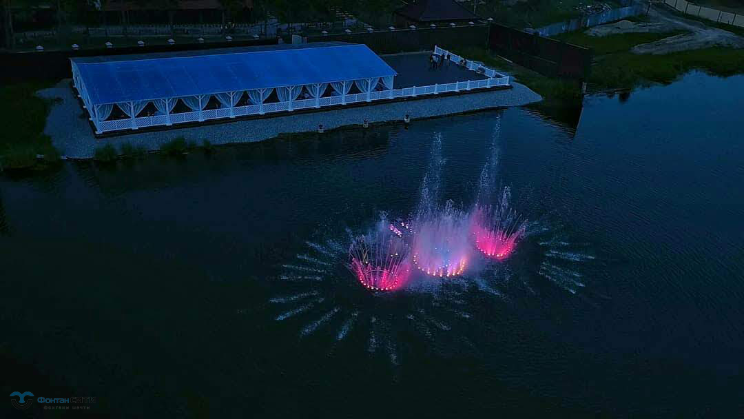 Плавающий фонтан ресторанно-гостиничный комплекс Ренабо г. Якутск, изображение