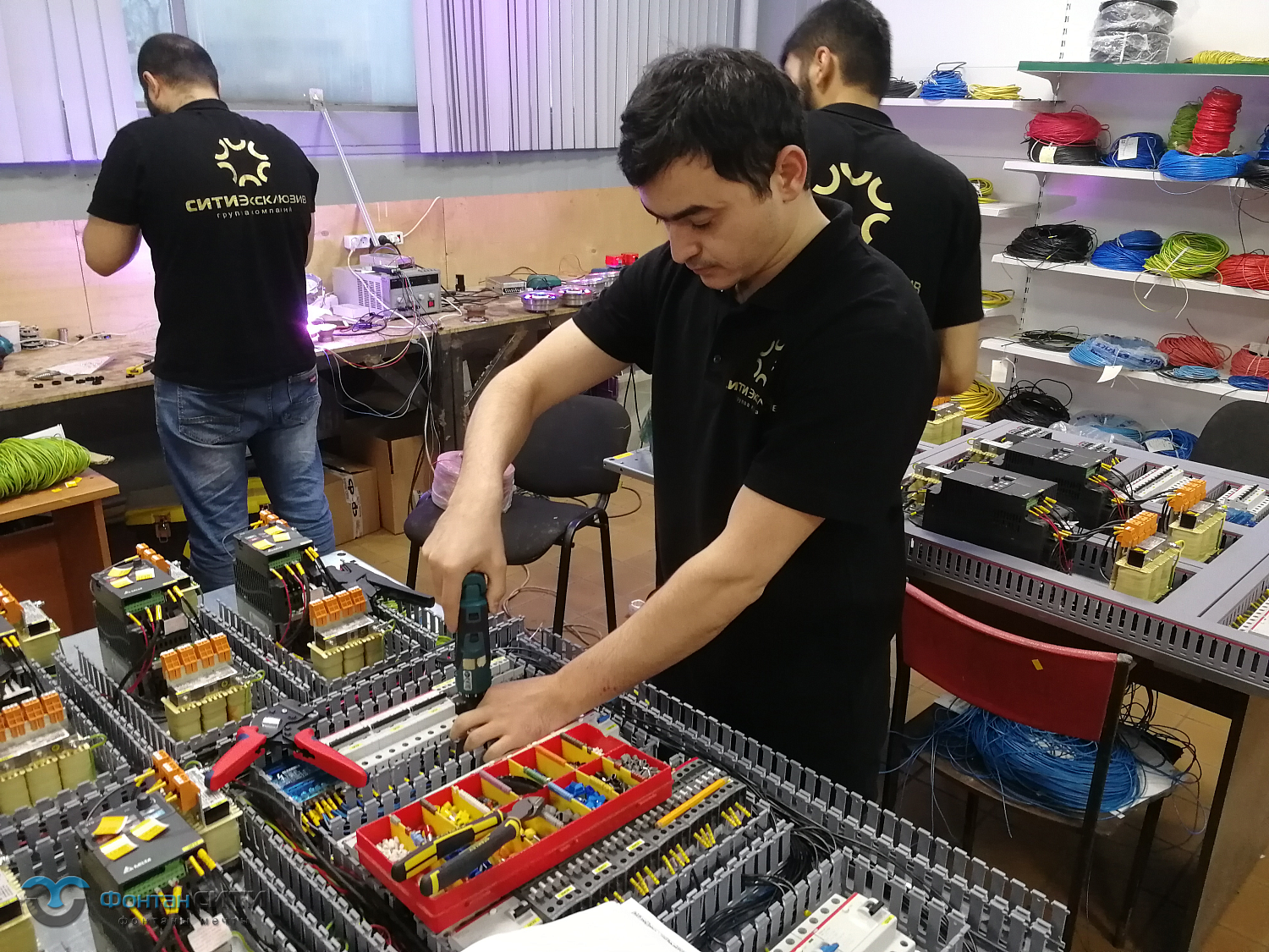 Монтаж шкафов управления фонтаном