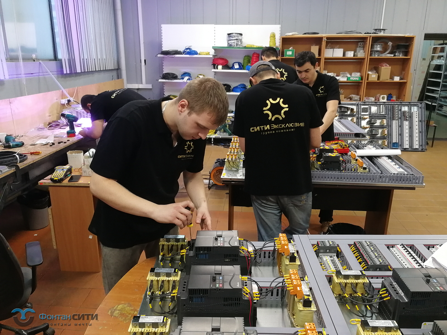 Монтаж шкафов управления фонтаном