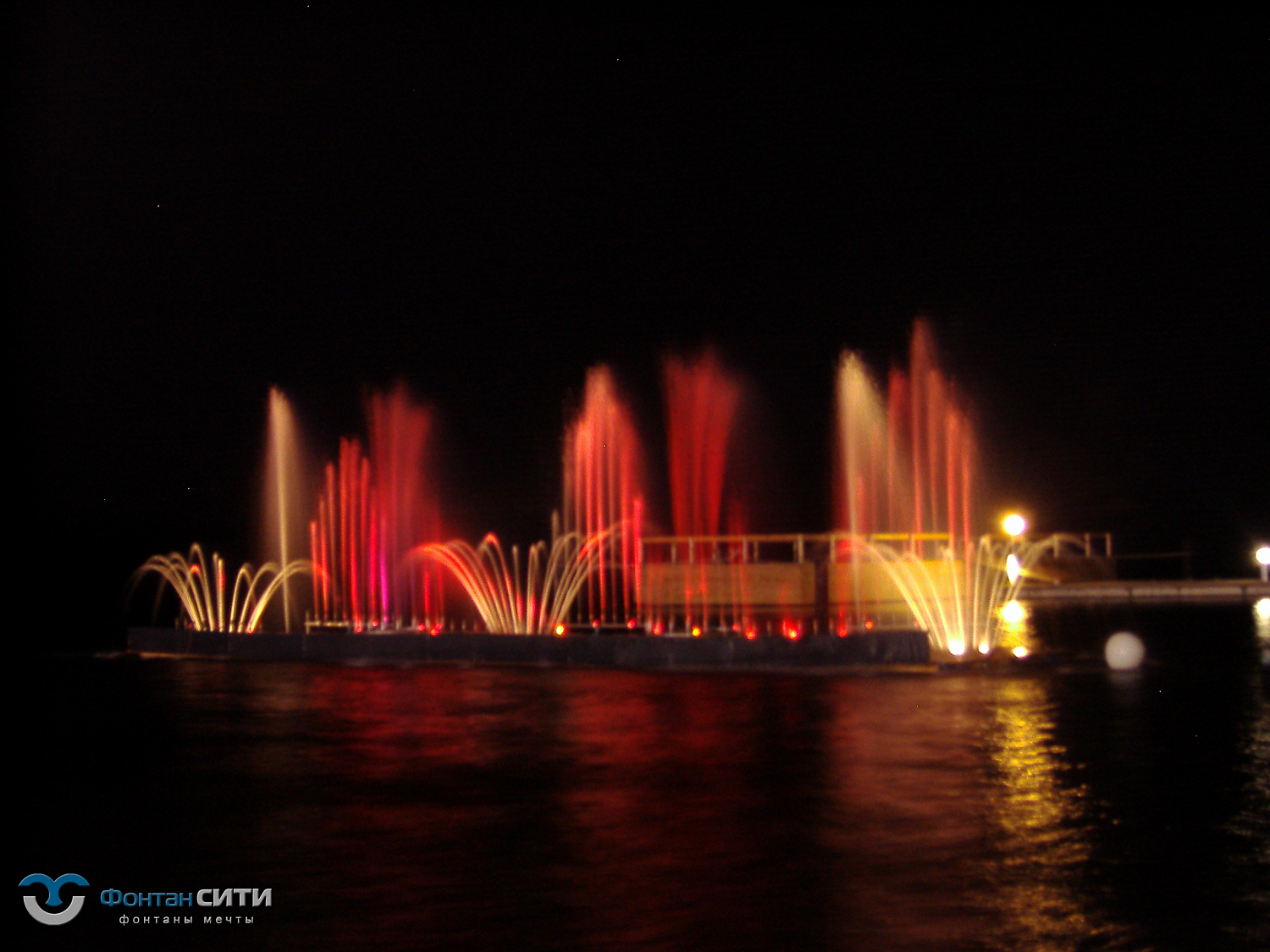 Плавающее фонтанное шоу Яхт клуб